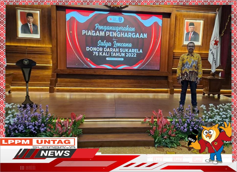 Kepala Pusat Publikasi Dan Kekayaan Intelektual LPPM Untag Surabaya mendapatkan penghargaan Nasional dari Gubernur Jawa Timur