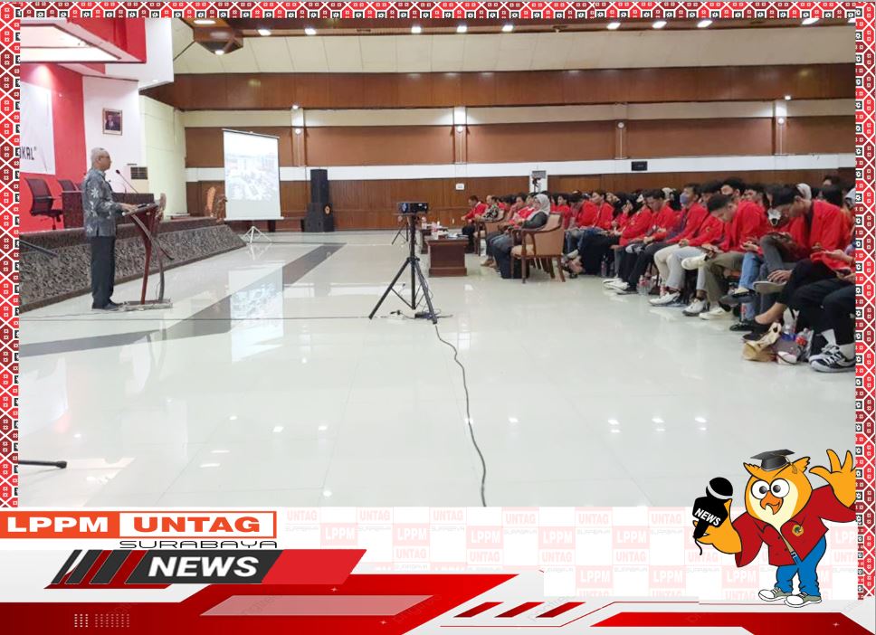 Wakil Rektor Untag Surabaya memberikan Materi dalam Pembekalan KKN Reguler