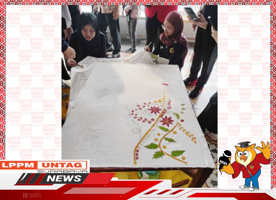 Kegiatan membatik di Kecamatan Mulyorejo Surabaya Kegiatan ini merupakan Joint Community Service Between