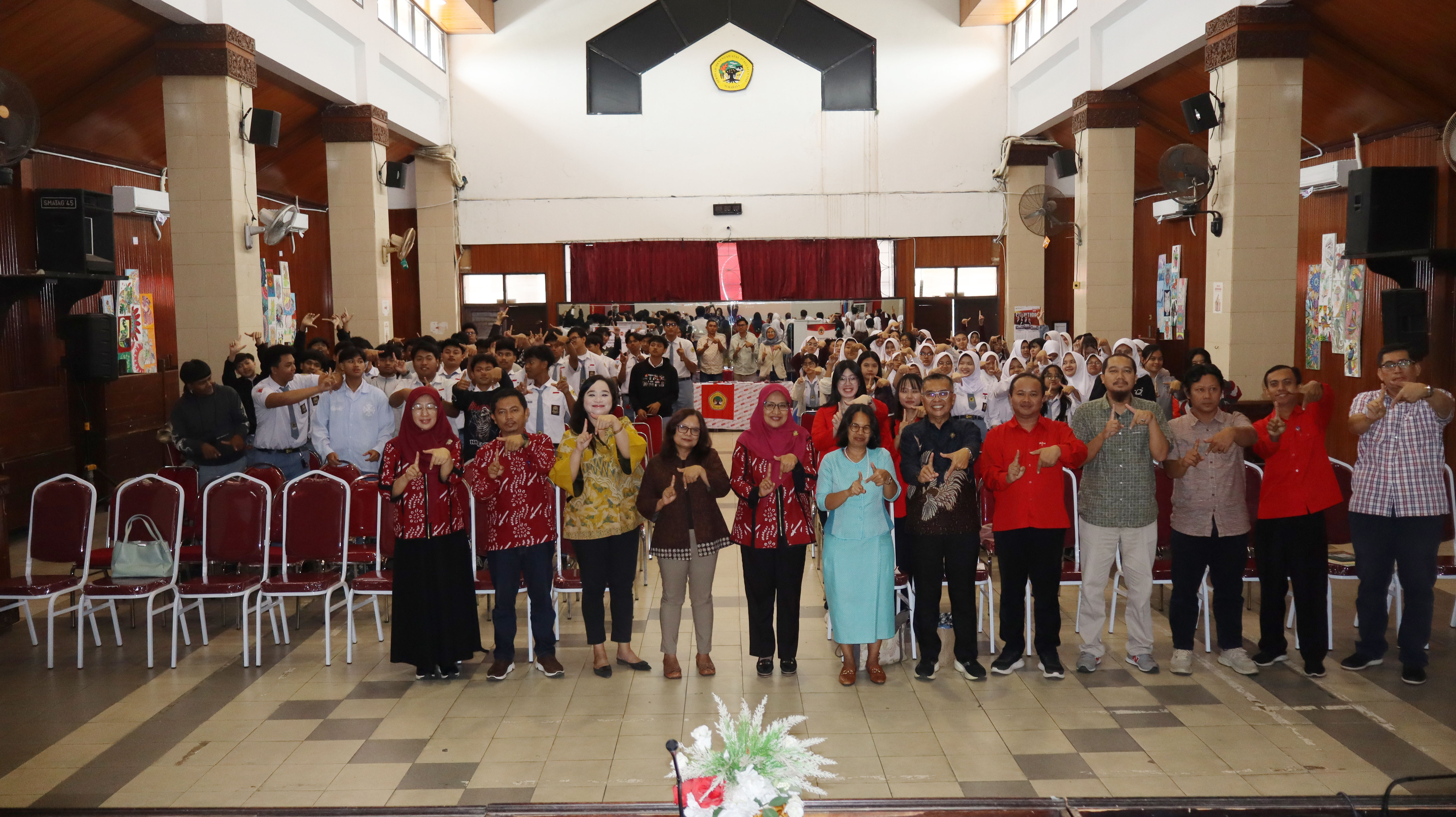 Kolaborasi Internasional LPPM Untag Surabaya dan Royal University of Phnom Penh: Menumbuhkan Karakter Generasi Muda Pecinta Damai Melalui Pemahaman Li