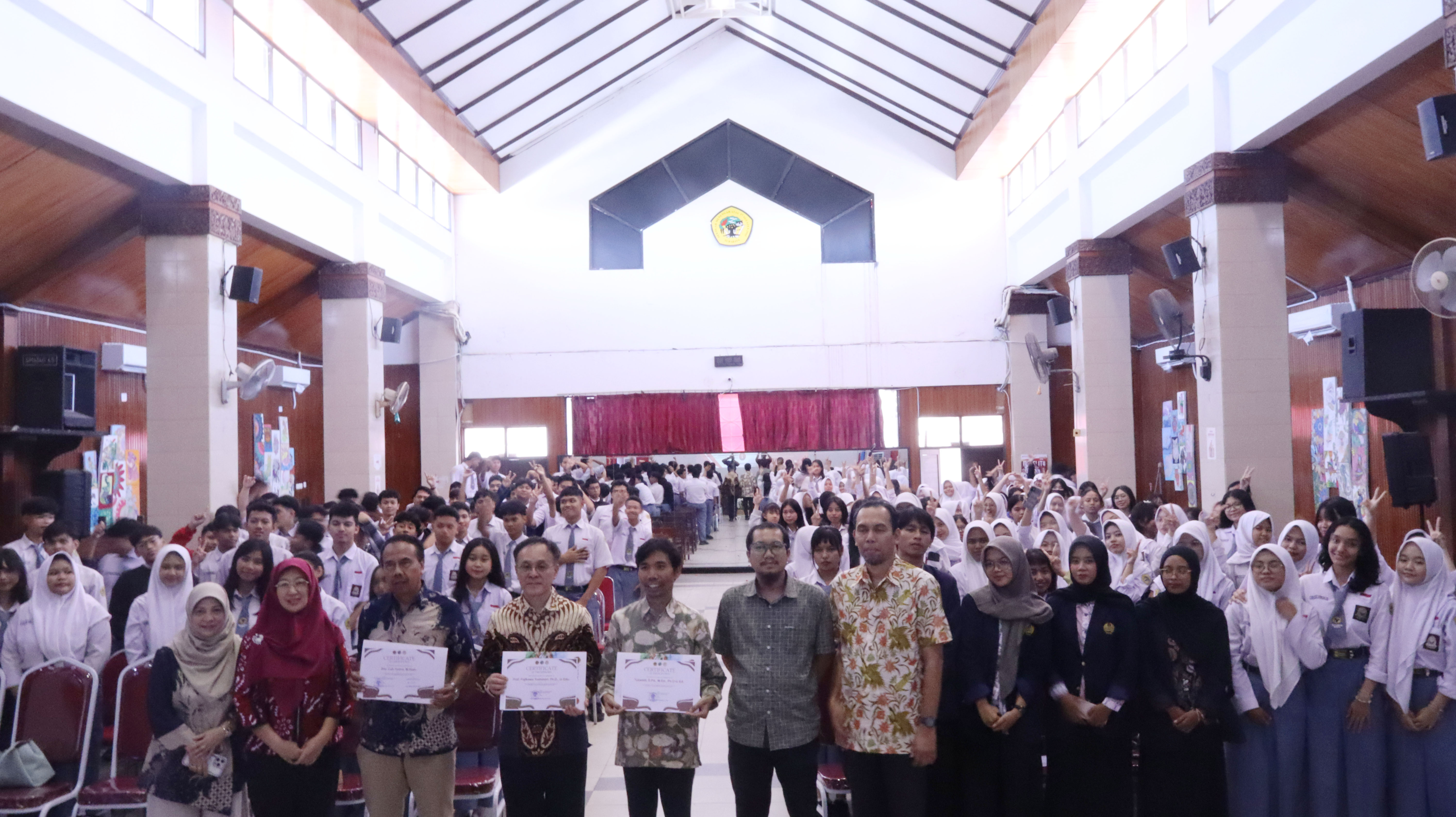 Kolaborasi Internasional Pengabdian Masyarakat Untag Surabaya Soroti Pentingnya Ketahanan Mental Pelajar