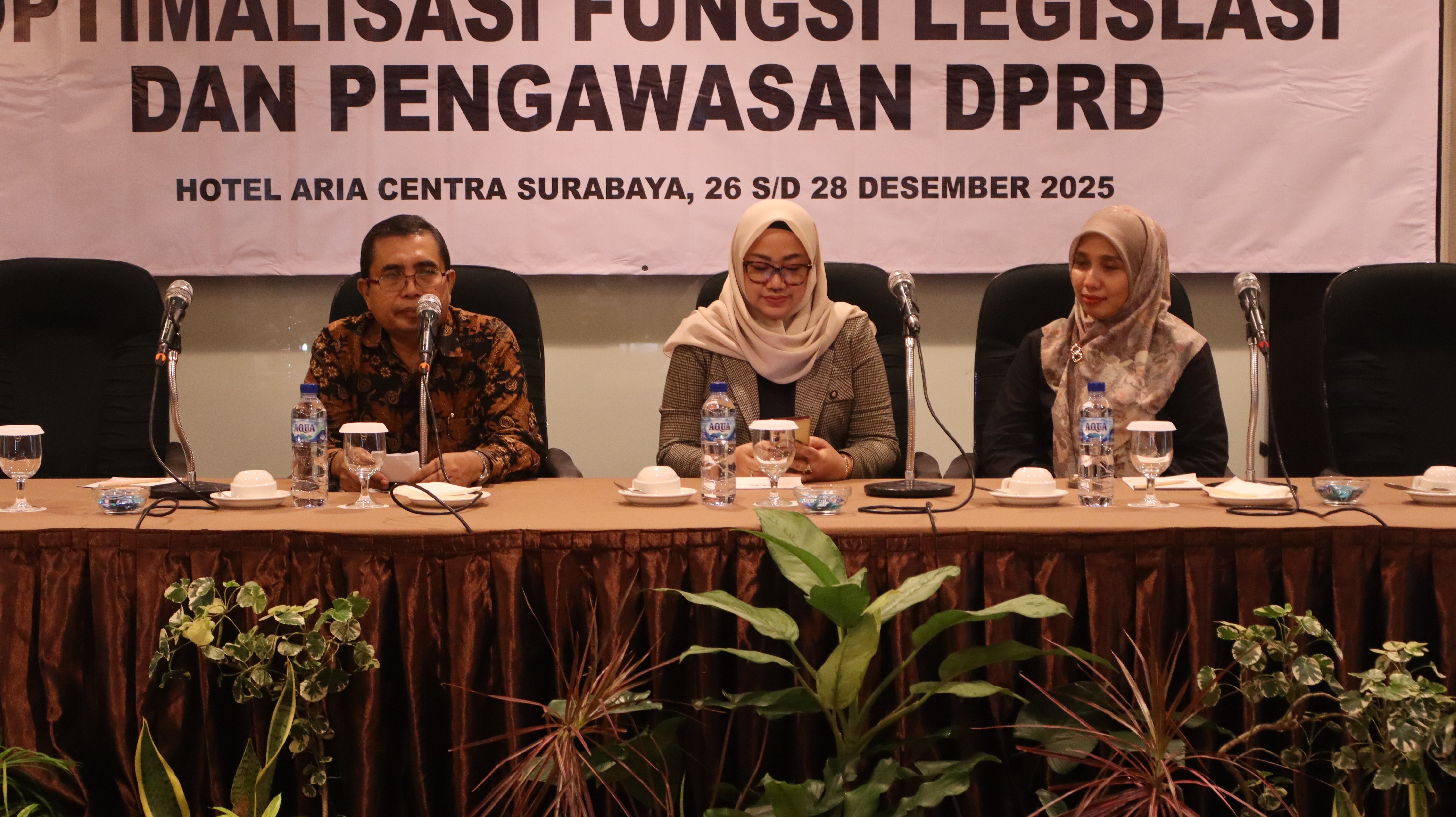 Ketua LPPM Untag Surabaya Berikan Sambutan pada Bimtek DPRD Kabupaten Mojokerto