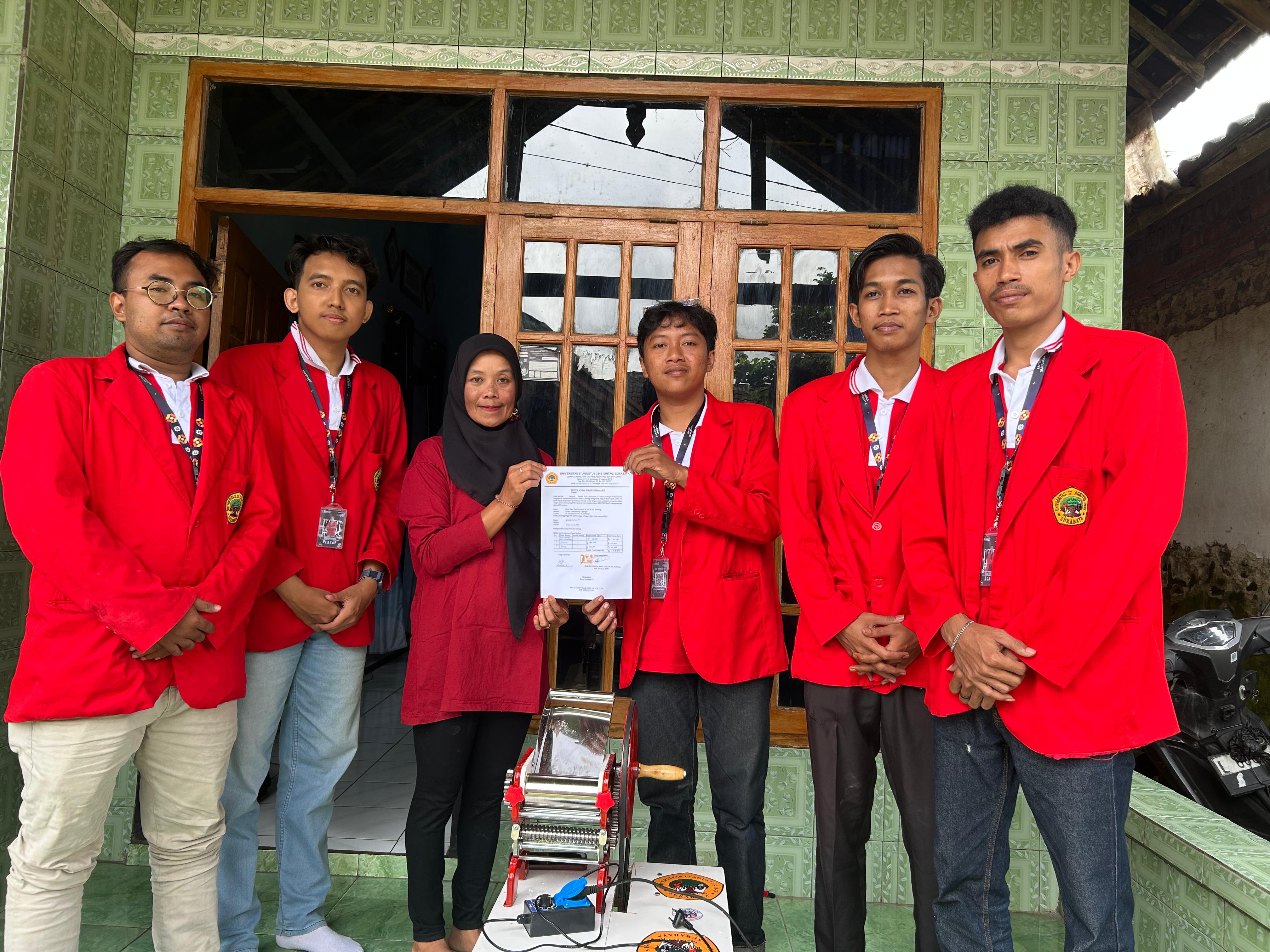 Serah Terima Alat Teknologi Tepat Guna (TTG) Pembuat Mi, Mahasiswa KKN Untag Surabaya Dukung UMKM Desa Penanggungan