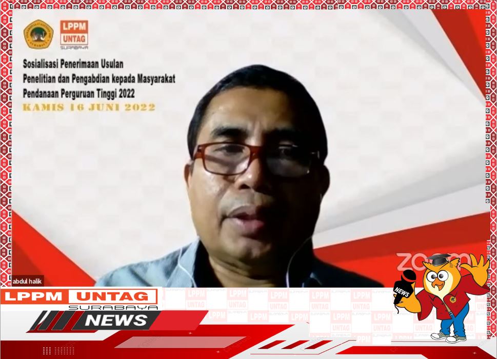 Wakil Rektor II Universitas 17 Agustus 1945 Surabaya memberikan Sambutan dalam Seminar Hasil KKN